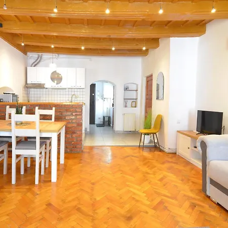 Charming - Heart Of Poarta Schei Brassó