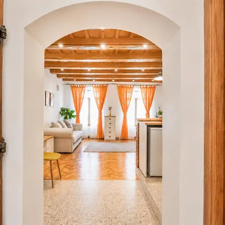 Charming - Heart Of Poarta Schei Apartment *