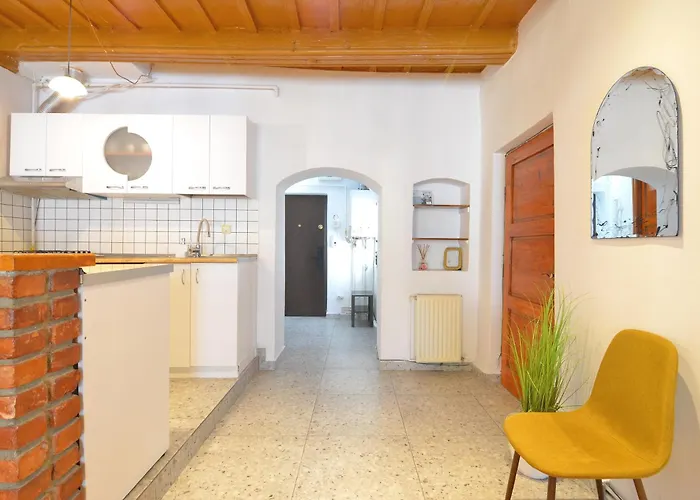 Charming - Heart Of Poarta Schei